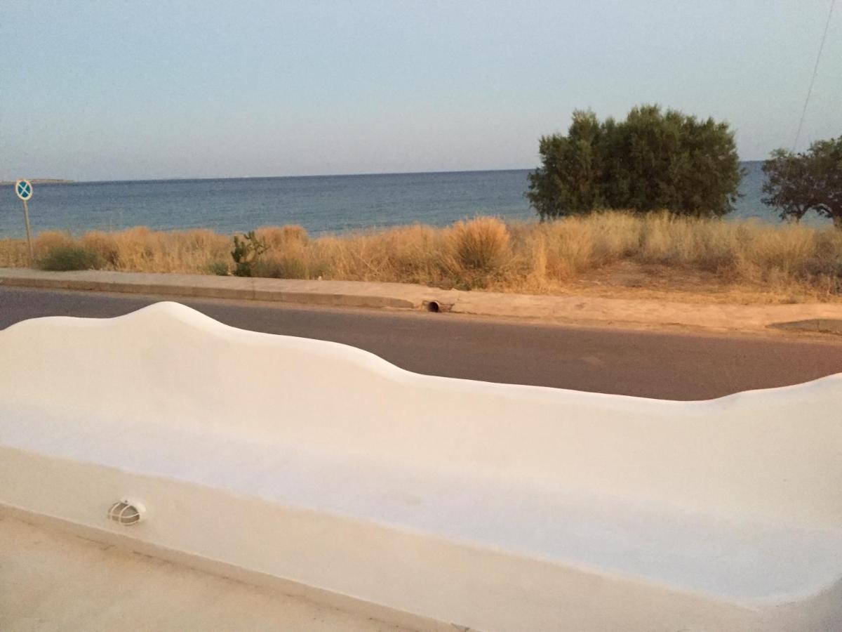 Blue Sea Villa & Apartments Makrýgialos 外观 照片
