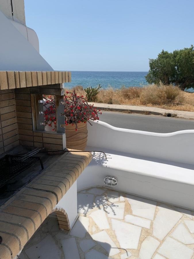 Blue Sea Villa & Apartments Makrýgialos 外观 照片