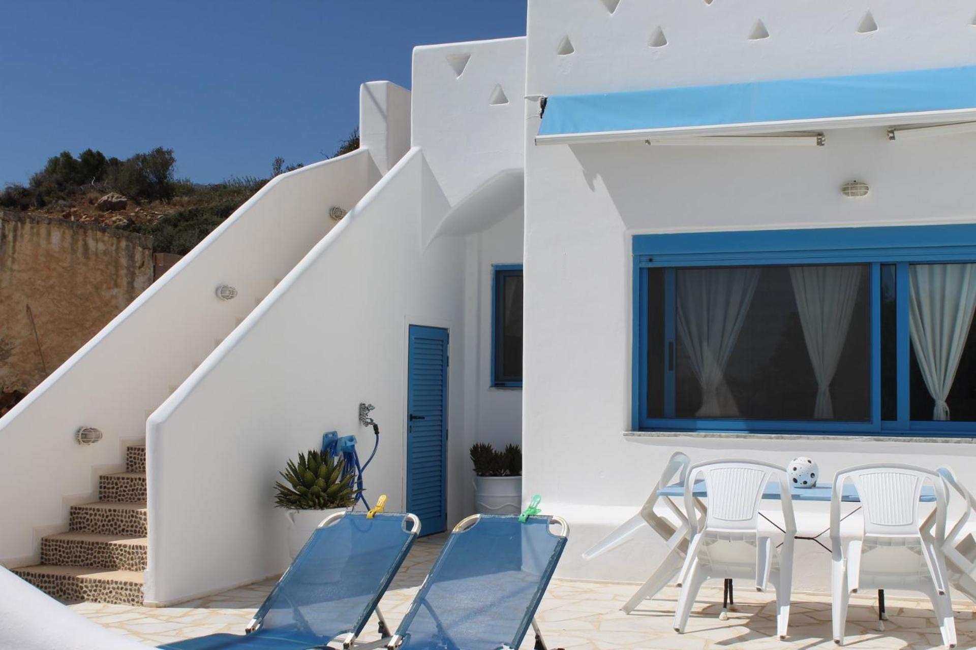 Blue Sea Villa & Apartments Makrýgialos 外观 照片
