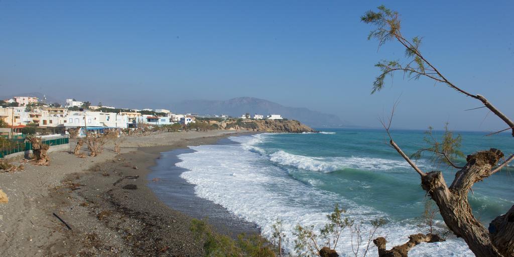 Blue Sea Villa & Apartments Makrýgialos 外观 照片